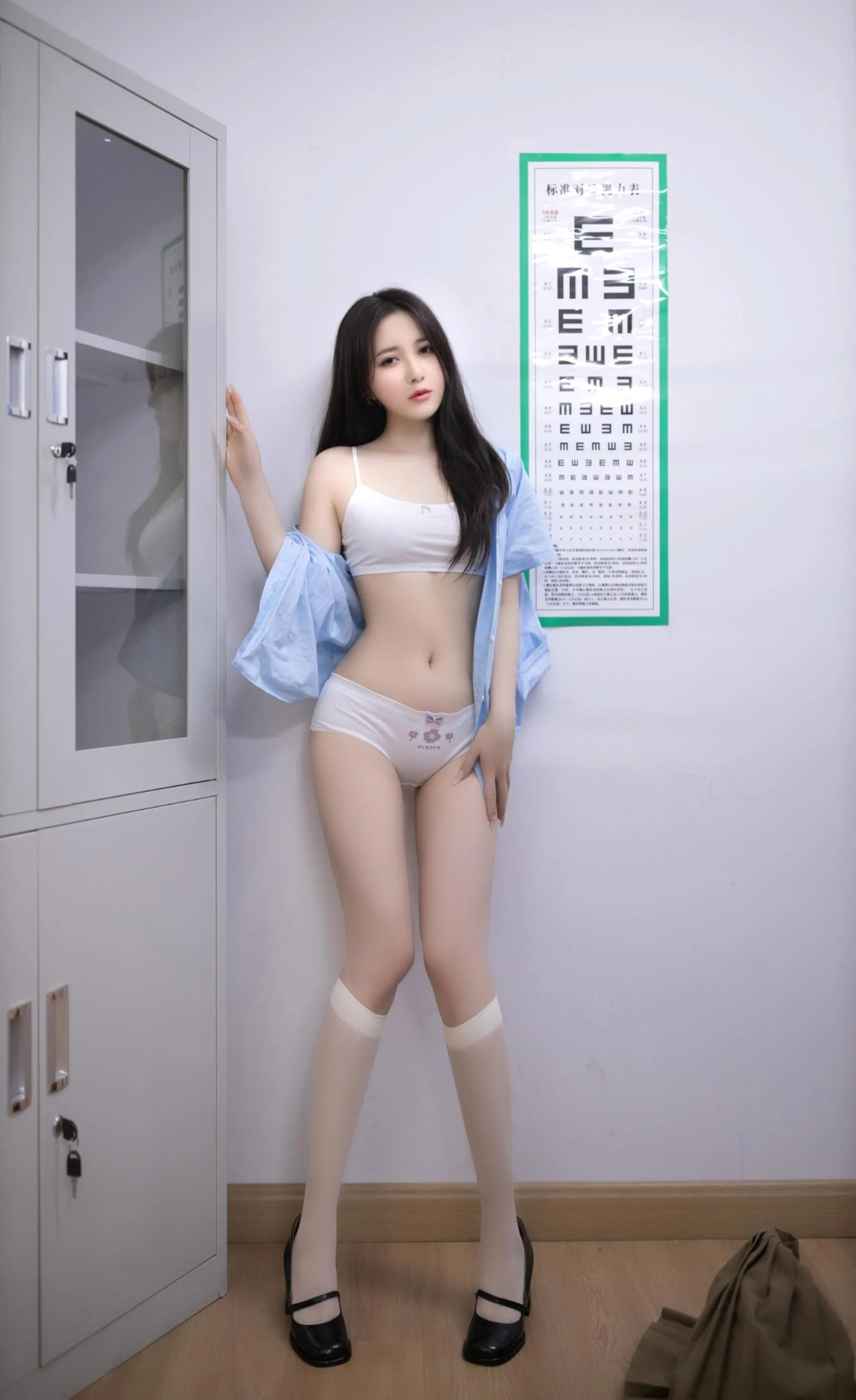 NO.0024 秀人名模鱼子酱Fish内部私购未上架《入学体检》写真 [87P]插图2